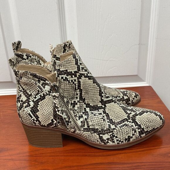 Mia Auden Snake Print Ankle Booties Size 8.5 - Picture 4 of 12